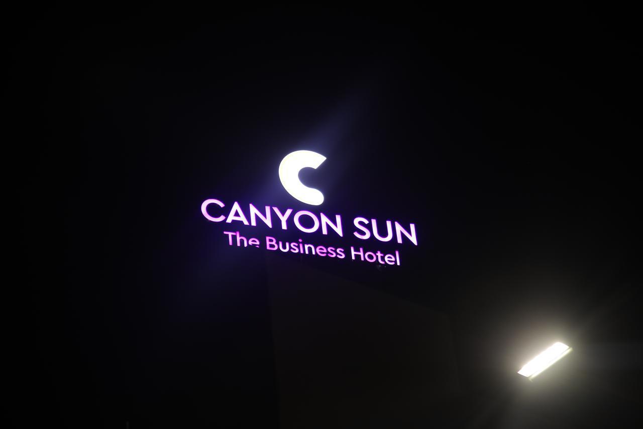 Canyon Sun Csennai Kültér fotó